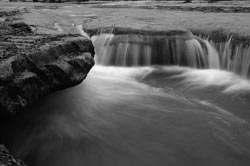 bull_creek_waterfall_bw_small (22K)